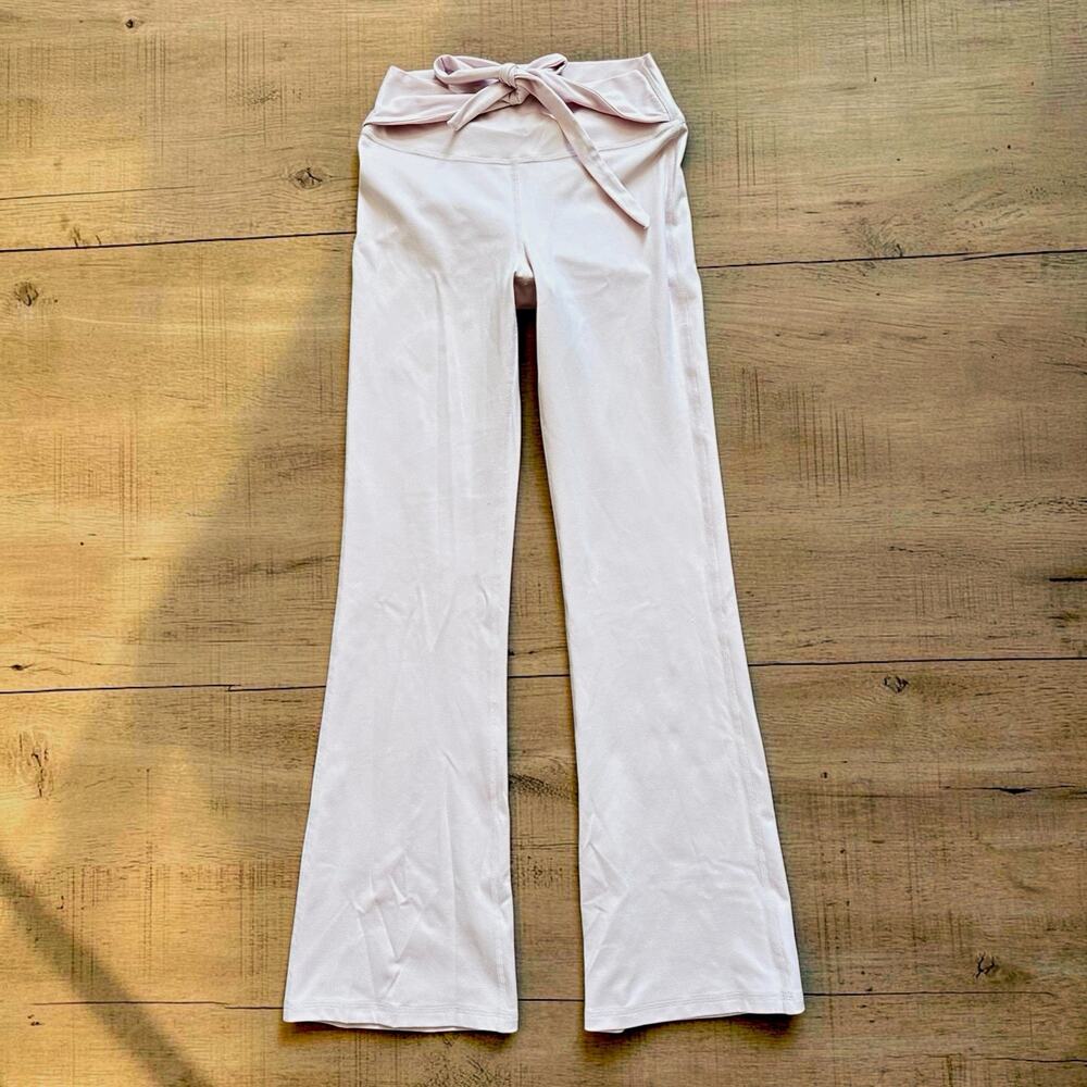 Gilly Hicks Pink High Rise Flare Yoga Leggings Size M Stretch Bow Accent